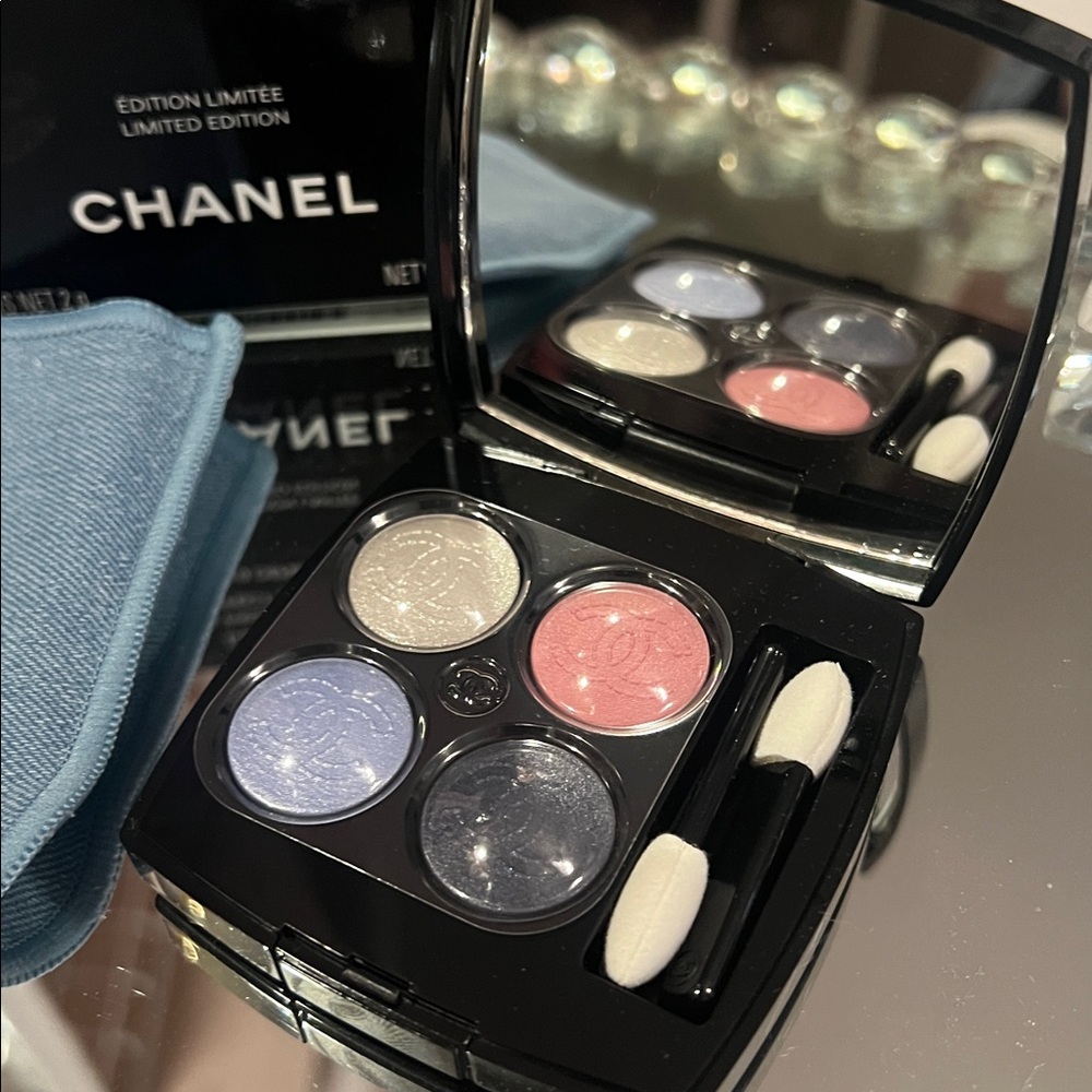 Host Pick! Chanel 19 Denim Dream Eyeshadow Palette - Picture 4 of 5